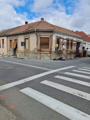 Firma constructi , acoperise - imagine 2