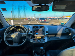 Toyota RAV4, an 2012, 2.2 diesel, cutie manuala - imagine 4
