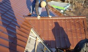 firma efectuam constructi acoperisuri si reparati acoperisuri urgente reducere 15% la suta 