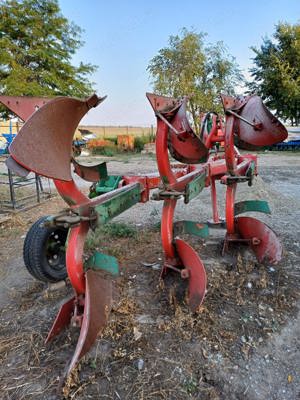 Vând met de ierbicidat, prasitoare, plug. - imagine 8