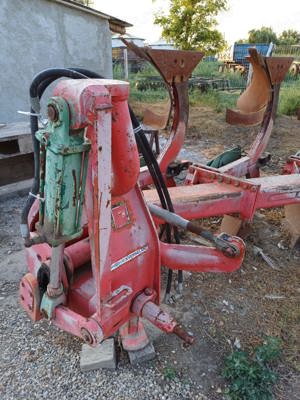 Vând met de ierbicidat, prasitoare, plug. - imagine 3