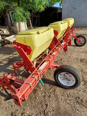 Vând met de ierbicidat, prasitoare, plug. - imagine 6