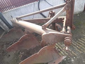 Plug agricol pt tractor U 650