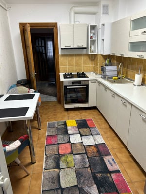 Vand apartament cu 3 camere decomandat, 73 mp in Targu Ocna - imagine 2