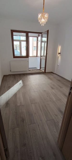 Apartament 3 camere in Prelungirea Ghencea. Renovat de la 0 ! - imagine 3