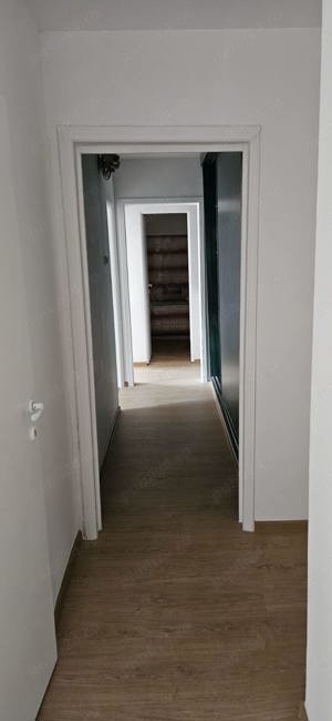 Apartament cu 3 camere zona Saguna decomandat etaj 3 langa Casa de Pensii centrala proprie - imagine 14