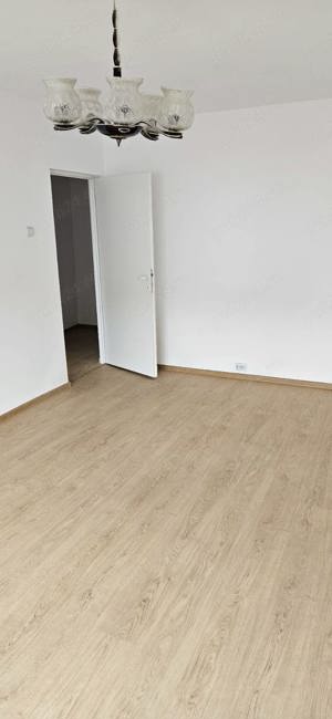   Apartament cu 3 camere zona Saguna decomandat etaj 3 langa Casa de Pensii centrala proprie - imagine 13