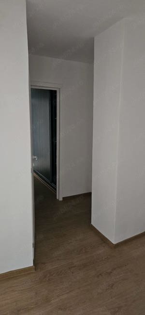   Apartament cu 3 camere zona Saguna decomandat etaj 3 langa Casa de Pensii centrala proprie - imagine 7