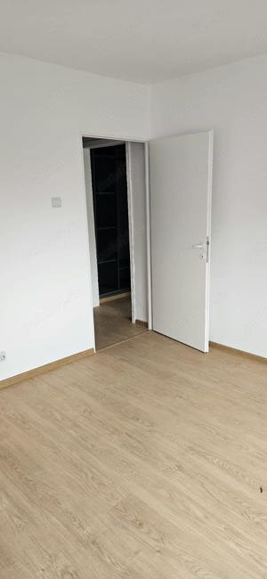 Apartament cu 3 camere zona Saguna decomandat etaj 3 langa Casa de Pensii centrala proprie - imagine 16