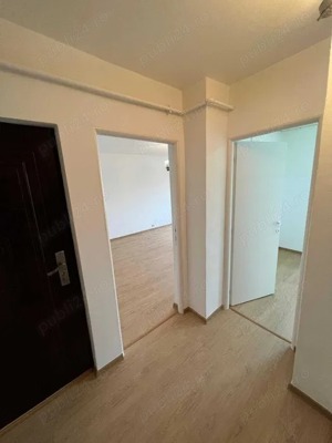 Apartament cu 3 camere zona Saguna decomandat etaj 3 langa Casa de Pensii centrala proprie - imagine 8