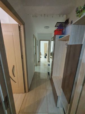 Închiriez apartament 2 camere - imagine 4