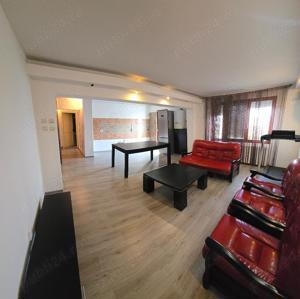 Vand apartament cu 4 camere - imagine 2