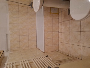 Vând apartament 2 camere la parter,  zona Lunca, în spate la Universitate  - imagine 4