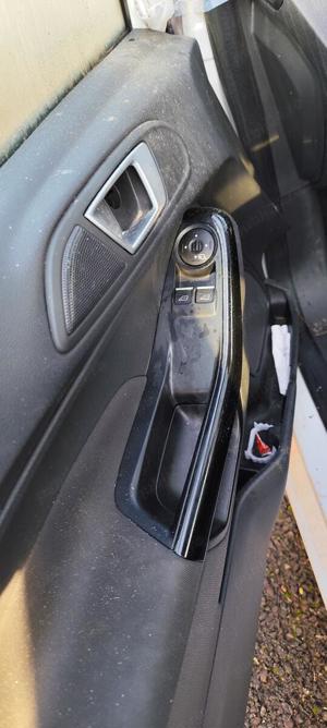 Dezmembrez / dezmembrari piese auto Ford FIesta VI motor 1.0B P4JB an 2016 129.806 km - imagine 9