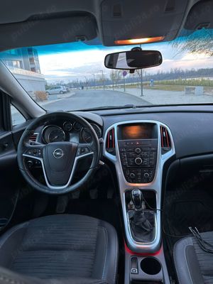 Opel Astra j Sport Tourer Facelift - imagine 9