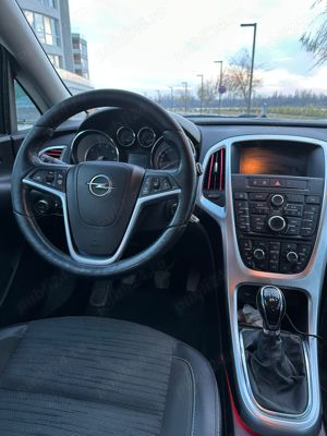 Opel Astra j Sport Tourer Facelift - imagine 6