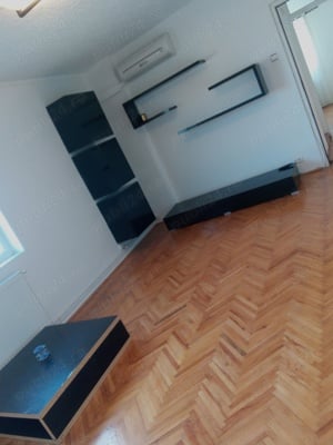 Proprietar vind Apartament 2 camere decomandat mobilat partial - imagine 2