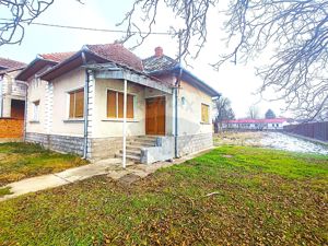 Casă Individuală 3 camere, Teren 1396 mp, Beiuș, Central, Vânzare