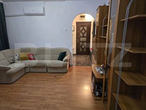 Apartament cu 3 camere, 70 mp, zona Micro 14 - imagine 2