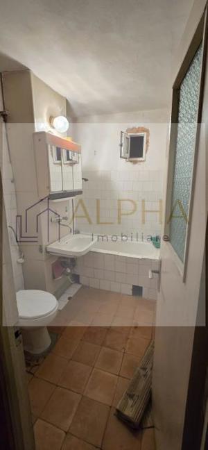 Apartament etaj 3, 3 camere cu 3 balcoane zona Genarala 5 - imagine 3