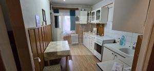 Apartament etaj 3, 3 camere cu 3 balcoane zona Genarala 5 - imagine 1