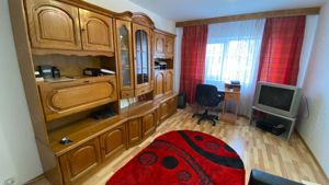 Închiriez apartament cu doua camere 