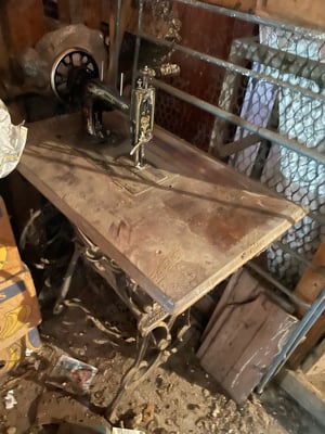 Masina de cusut veche - imagine 4