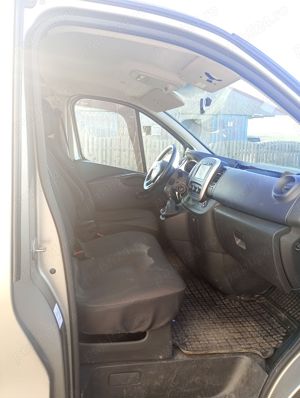 Vând Opel Vivaro Extralung 8+1  an  2015 1.6 diesel - imagine 2 Vând Opel Vivaro Extralung 8+1  an  2015 1.6 diesel - imagine 2