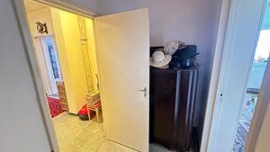 De vanzare apartament 3 camere et 4 decomandat Badea Cartan Zlatna - imagine 8