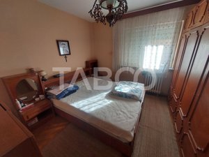 Apartament de vanzare 4 camere 2 bai zona Strand etaj intermediar - imagine 3