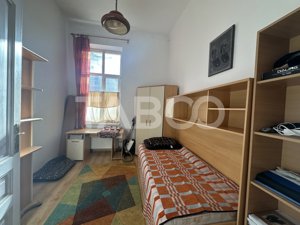 Apartament la casa 85 mp utili 3 camere la parter zona Sub Arini - imagine 6