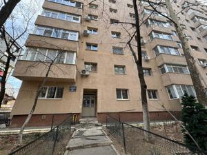 Apartament trei camere metrou Gorjului Militari