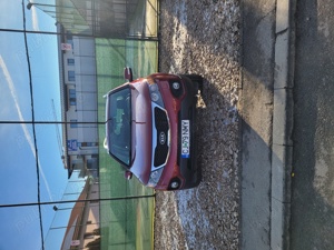 Kia Sorento 2.2 automata 7 locuri - imagine 3 Kia Sorento 2.2 automata 7 locuri - imagine 3