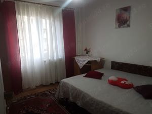 Apartament doua camere, semidcecomandate, la parter, mobilat si utilat, curat, pe mijloc, pe Bucegi  - imagine 3