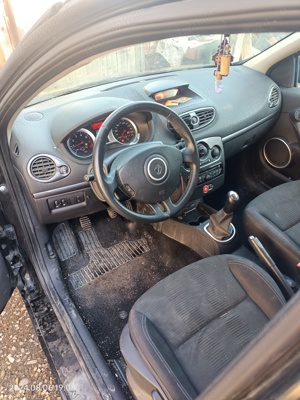 Dezmembrez Clio 3 facelift 2010 - imagine 3