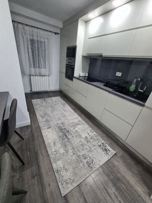 Apartament 4 camere zona centrala - imagine 2