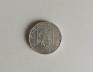 vând 4 monede 500 de lei anul 2000  - imagine 2