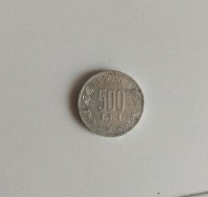 vând 4 monede 500 de lei anul 2000 