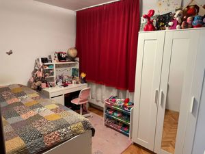 Budai - Vanzare apartament 3 camere - Str. Panselutelor - imagine 2