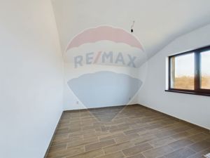 Casa de vanzare  |  5 camere  |  Peris - imagine 14