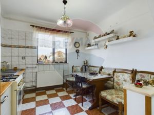 Casa de vanzare  |  Pucheni  |  4 camere - imagine 17