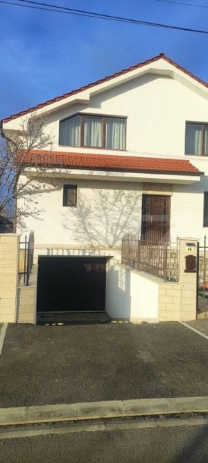 Casa de vanzare, cu 6 camere, 220 mp + 130 demisol, in Oradea - imagine 2