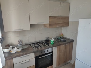 Închiriez apartament cu 3 camere   - imagine 3