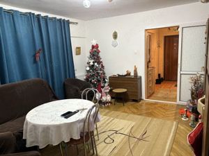 Apartament cu 3 camere, zona Carrefour- Sucevei, etaj 2 - imagine 2