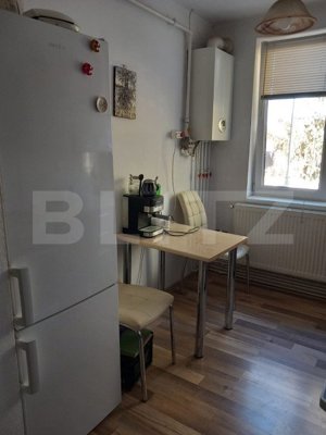 Apartament de vanzare, 2 camere, 57 mp, etaj 1,  zona Teaca