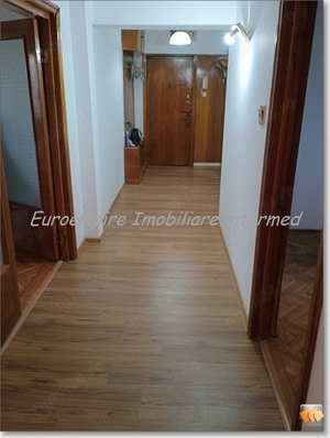 Apartament 4 camere decomandate zona Spital - imagine 2