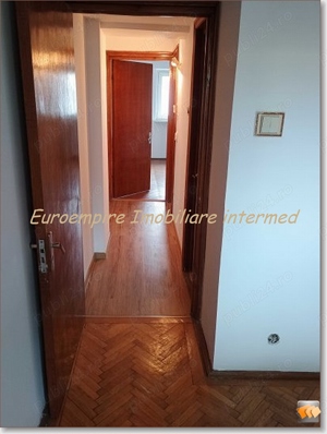 Apartament 4 camere decomandate zona Spital - imagine 6