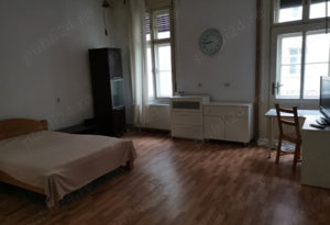 Apartament cu 2 camere de vanzare in cladire istorica  cu vedere in Piata Victoriei - imagine 3