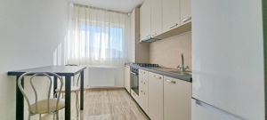 Apartament trei camere Rasnov mobilat utilat cu loc de parcare subteran si lift. - imagine 9