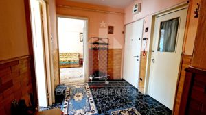 Apartamebt 3 camere zona Cetate -Mercur, etaj intermediar, decomandat - imagine 2